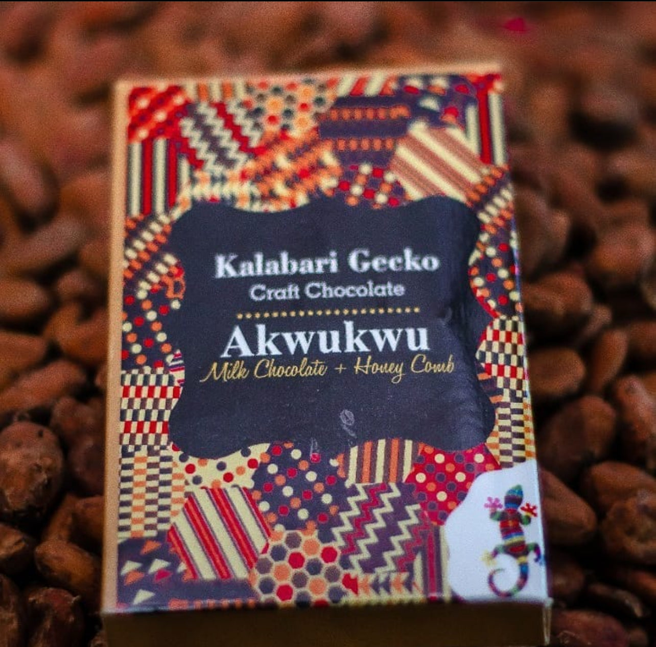 Barra de chocolate ao leite com favo de mel Akwukwu