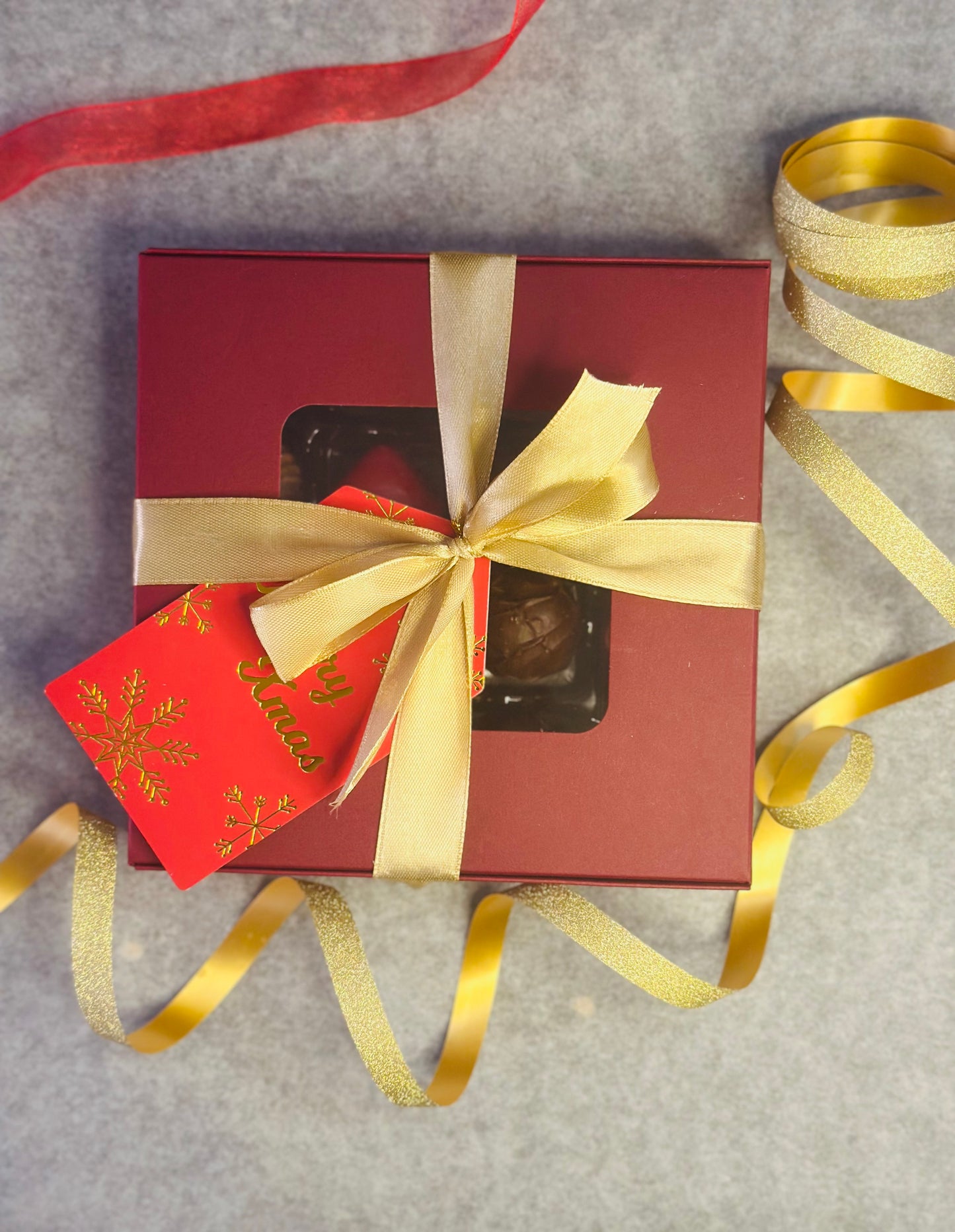 Dreamy Box Chocolate Bonbons - Red