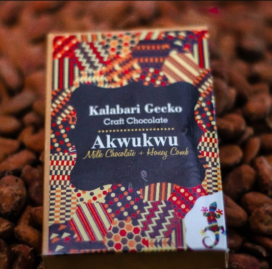 Barra de chocolate ao leite com favo de mel Akwukwu